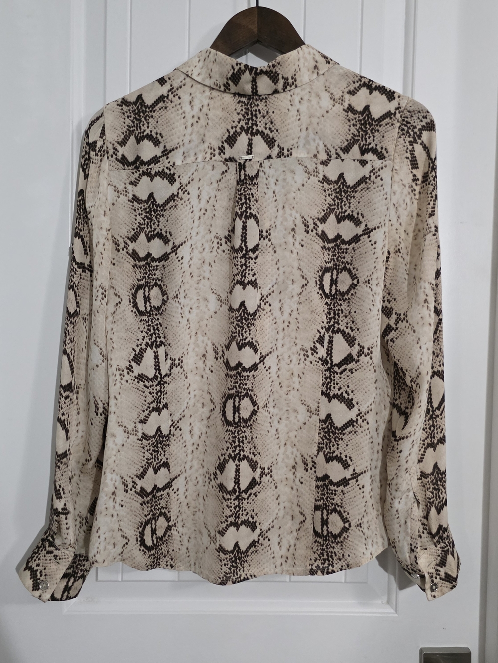 White House Black Market 100% Silk Snakeskin Print Blouse Size 4 - Picture 8 of 11